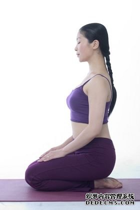 8���������β�������ڽŸ��ϣ����׵�����