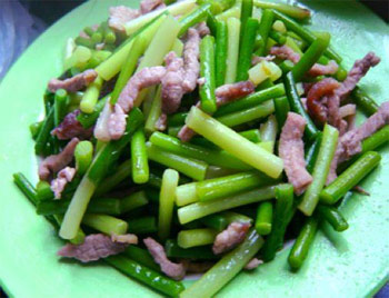 肉丝炒蒜苗 肉丝炒蒜苗