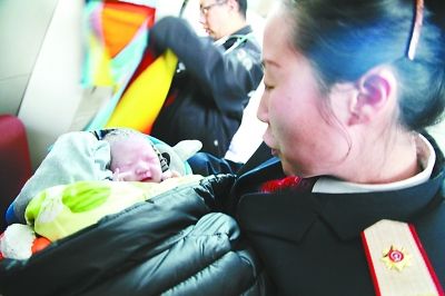 孩子在南站候车大厅的员工休息室里平安出生 孩子在南站候车大厅的员工休息室里平安出生