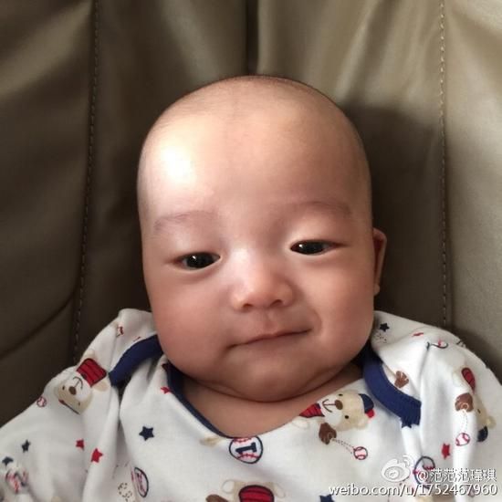 范玮琪儿子表情丰富 范玮琪儿子表情丰富