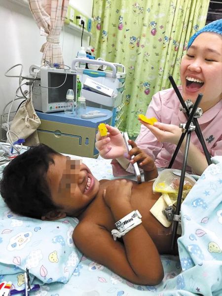 医护人员贴心护理dulen 医护人员贴心护理dulen