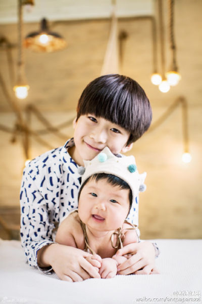 天天与妹妹合影 天天与妹妹合影