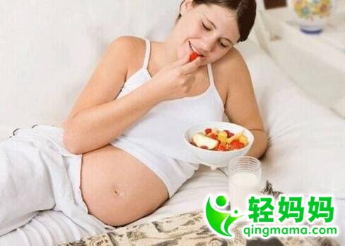 孕妈半夜饿醒可适当加餐 晚上加餐原则get起来